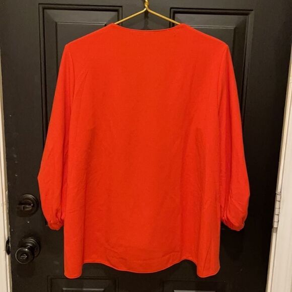 Tibi red V-neck top with full sleeves - Picture 2 of 4
